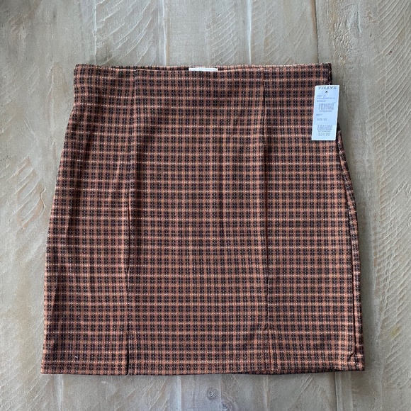 Tilly's Dresses & Skirts - Tillys Full Tilt Brown & Black Plaid Skirt